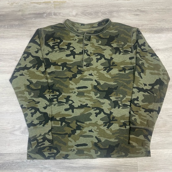 L.L. Bean Other - L.L. Bean Green Camouflage Long Sleeve wool blend thermal RARE camo colour way M